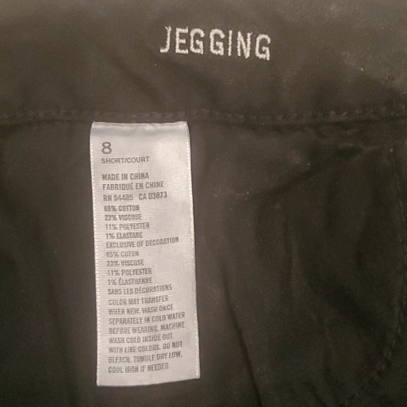 AMERICAN EAGLE Black Jegging. Size 8 Short - Picture 3 of 5